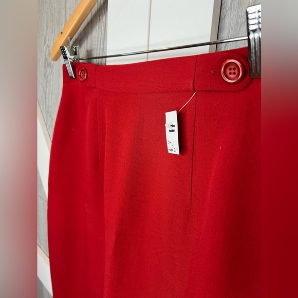 D20.09 Tahari Wool Skirt fully lined, Red size 6 - Picture 3 of 4